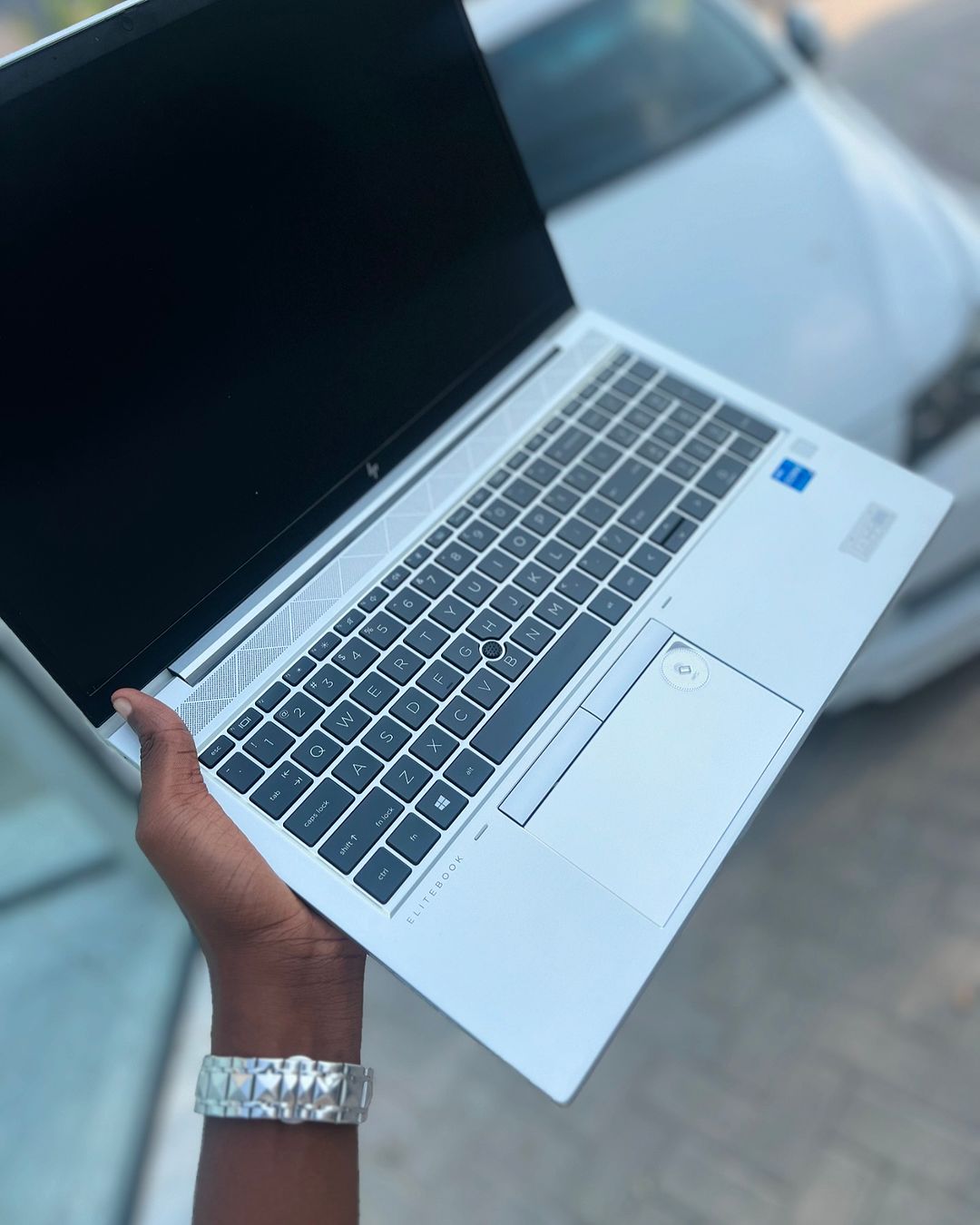 Takeer - HP ELITEBOOK 850  G8  PRICE 1,500,000/=

Corei 5 

11th gen 

Ram 16 

Ssd 256