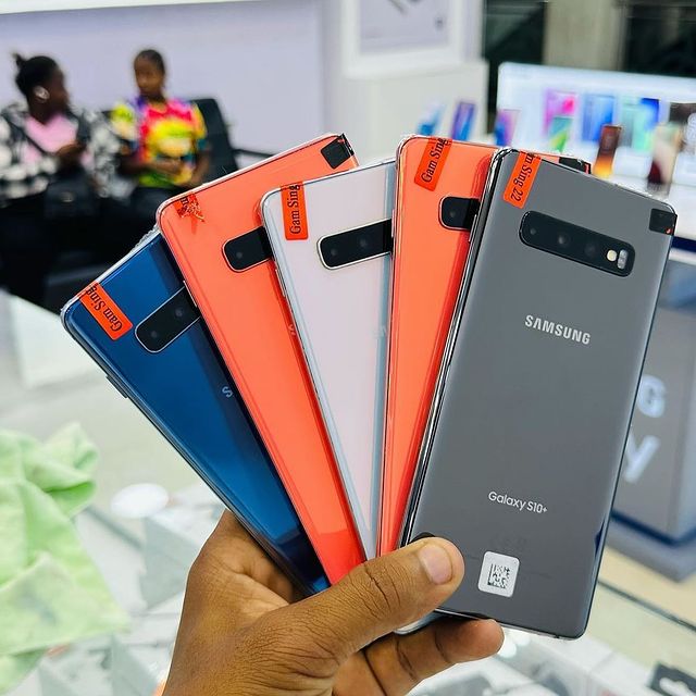 Takeer - Samsung s10 plain & s10+
340,000/- S10 plain 
380,000/- S10 +

128 | 8gb
I year warrant

Clean condition ( hazina ata mchubuko)

Tupo kariakoo jeng...