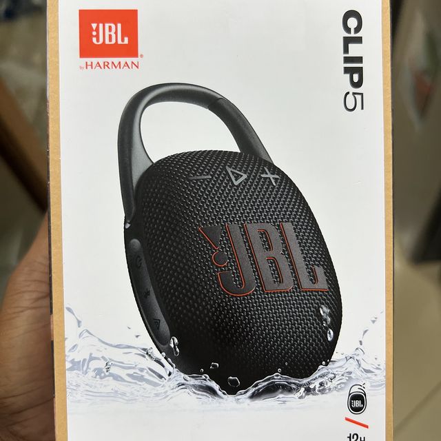 Takeer - JBL Clip 5 - Ultra-Portable, Waterproof & Dustproof Bluetooth Speaker, Big Pro Sound with punchy bass, Integrated carabiner, Up to 12 Hours of Play...