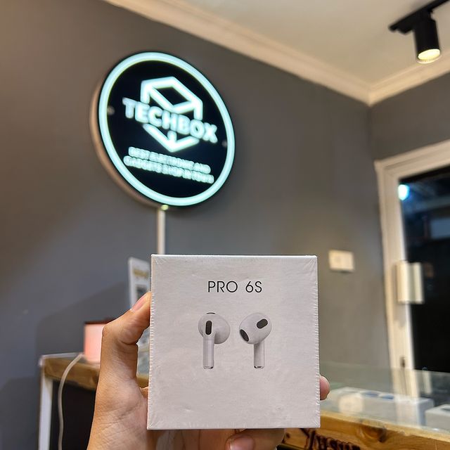 Takeer - Pro6s airpods 
Price:15,000/=tzs (offer)
Cash on delivery 📦✅
📍Mikocheni A
📞call/whatsapp: