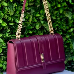 Takeer - Handbag nzuri sana ina wallet😮‍💨🔥
Size medium
Price 70,000