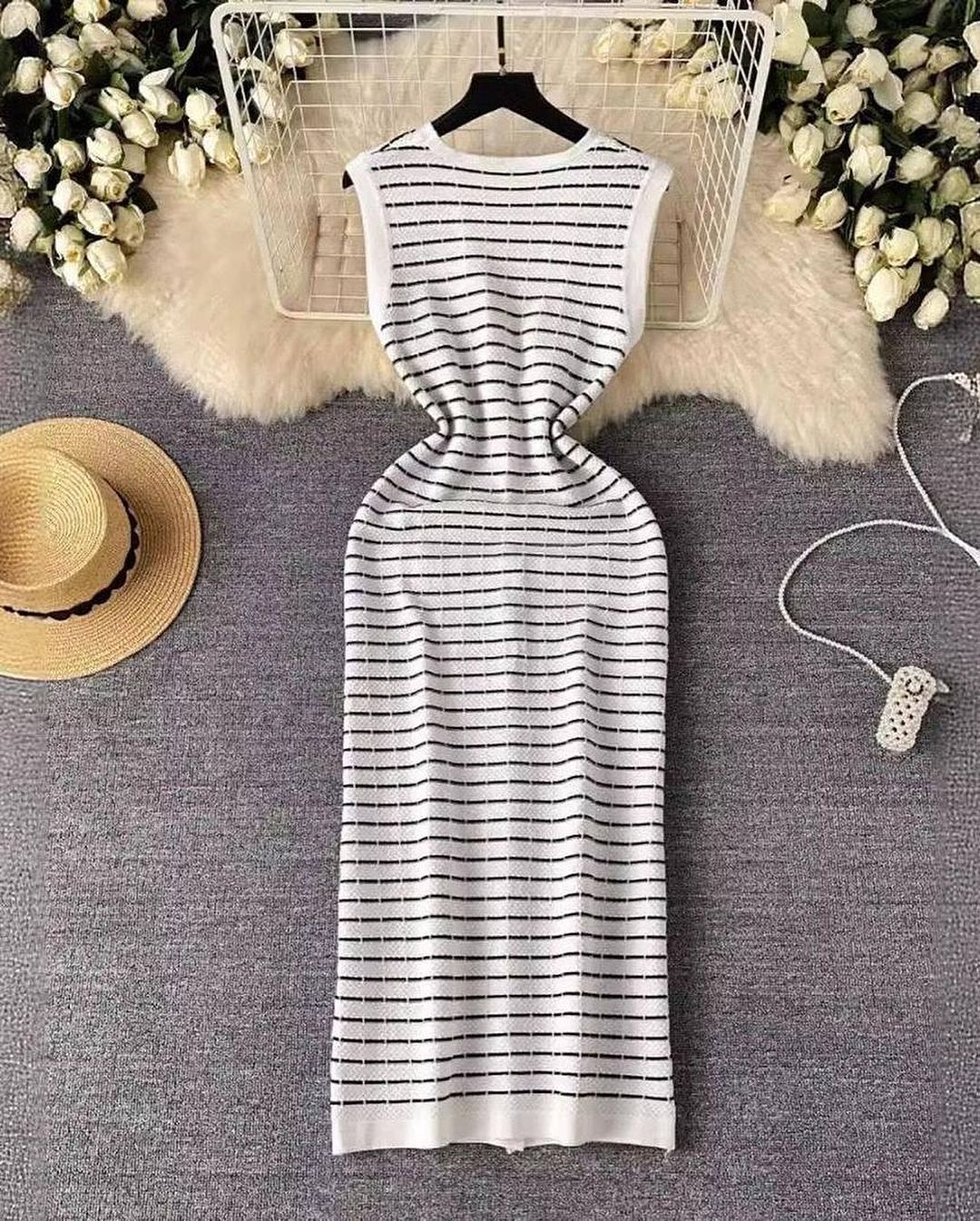 Takeer - IF SIMPLICITY WAS A PERSON🔥🔥
GET A PROPER DRESS FROM US 
 
IT CIMES IN DIFFERENT SIZES 
Price: 45,000 tshs

CALL/WHATSAPP: 

