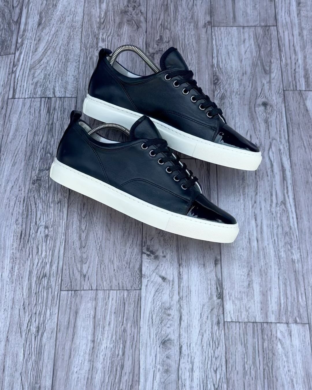 Takeer - Size 39/40 pure genuine leather available  
Dm/call/text: