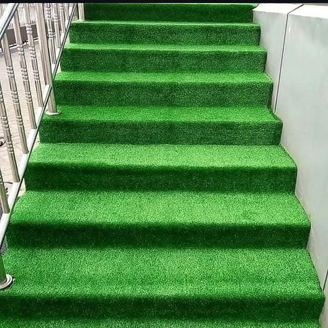 Takeer - QUALITY ARTIFICIAL GRASS CARPET 
Ni nyasi bandia nzuri sana inayotumika kuweka kwenye Garden, Dukani, Kumbi za starehe inaleta muonekano mzuri sana...