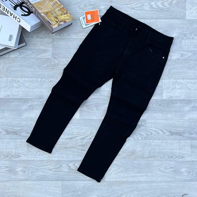 Takeer - CHAMBUU JEANS 💥💥

SIZE:,30,31,32,33,34,36.

MATERIAL:COTTON NZITO

JUMLA: 15,000(Kuanzia 5)

REJAREJA : 20,000

LOCATION:📍 UBUNGO RIVERSIDE📍#📲...