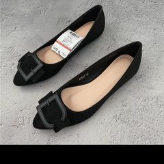 Takeer - Flat shoes zipo size 36-41
Tah 35,000
Dm/call/whtspQuality ni nzuri mnoo na haviweki sugu kwenye mguu ni very soft(inside)
Tunapatikana mwenge soko...