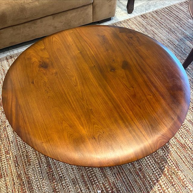 Takeer - “ROUND COFFEE TABLE”
Soft edged…stained Mkongo Coffee table 
2pcs available for pay n pick
.
.
600,000 each
90cm diameter

For Consultation & Appoi...