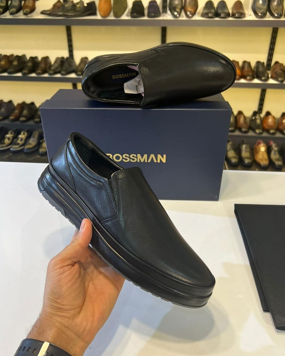 Takeer - BOSSMAN SHOES
BLACK SIZE: 39,40,41,42 & 43
BROWN SIZE: SOLD OUT ❌
Price: 235,000
Unique Design, very comfortable, Premium Quality
Call/Whatsapp: or...