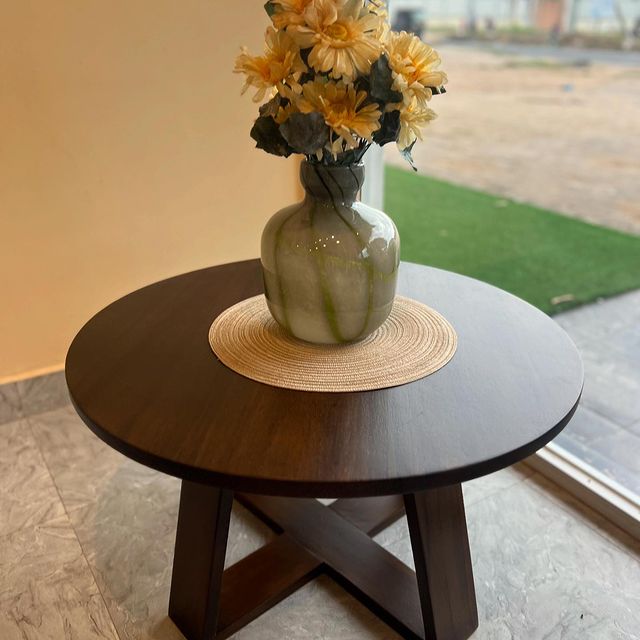 Takeer - “CROSS LEGS COFFEE TABLE”
Stained Teak hardwood 
.
.
500,000

For Consultation & Appointment…
Please call/whatsapp  visit our store along Africana ...