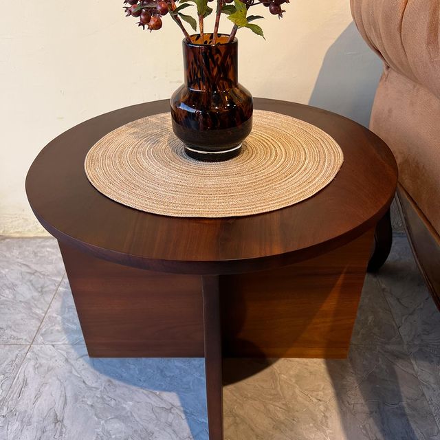 Takeer - “ROUND SIDE TABLE”
Stained mkongo hardwood table
4pcs available 
.
.
380,000 (Pay n Pick)

For Consultation & Appointment…
Please call/whatsapp  vi...