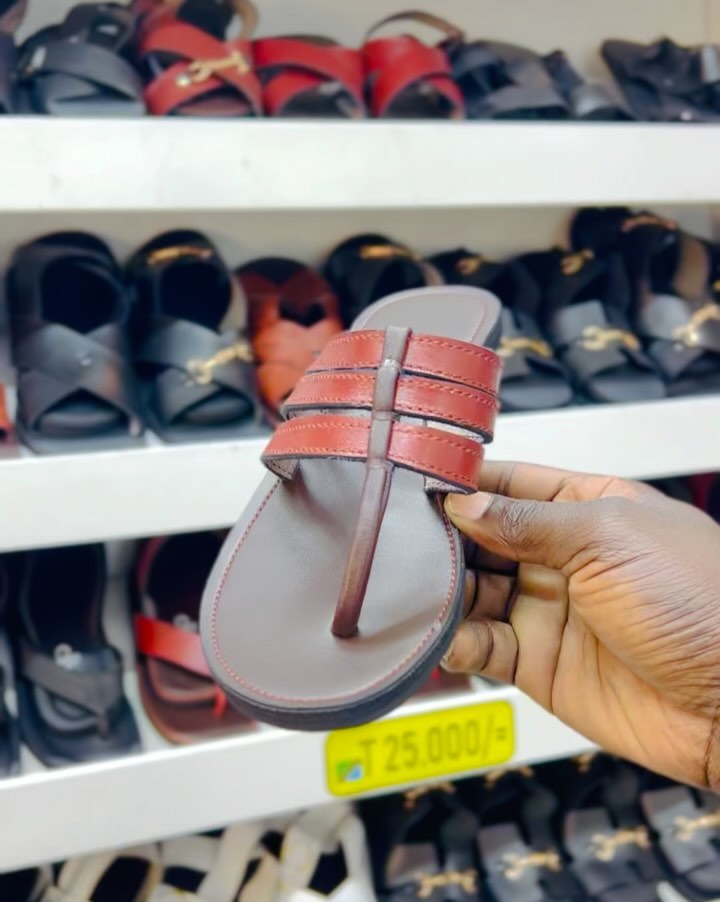 Takeer - Offer… 🔥Offer….🔥
💰Tsh.20,000/-
👫Pure Leather📌
🪡Size - 36 - 45
📞Call/WhatsApp: ...
 
Location
DSM- Mwenge Sokoni Nyuma ya Jamirex Hotel
Moshi...