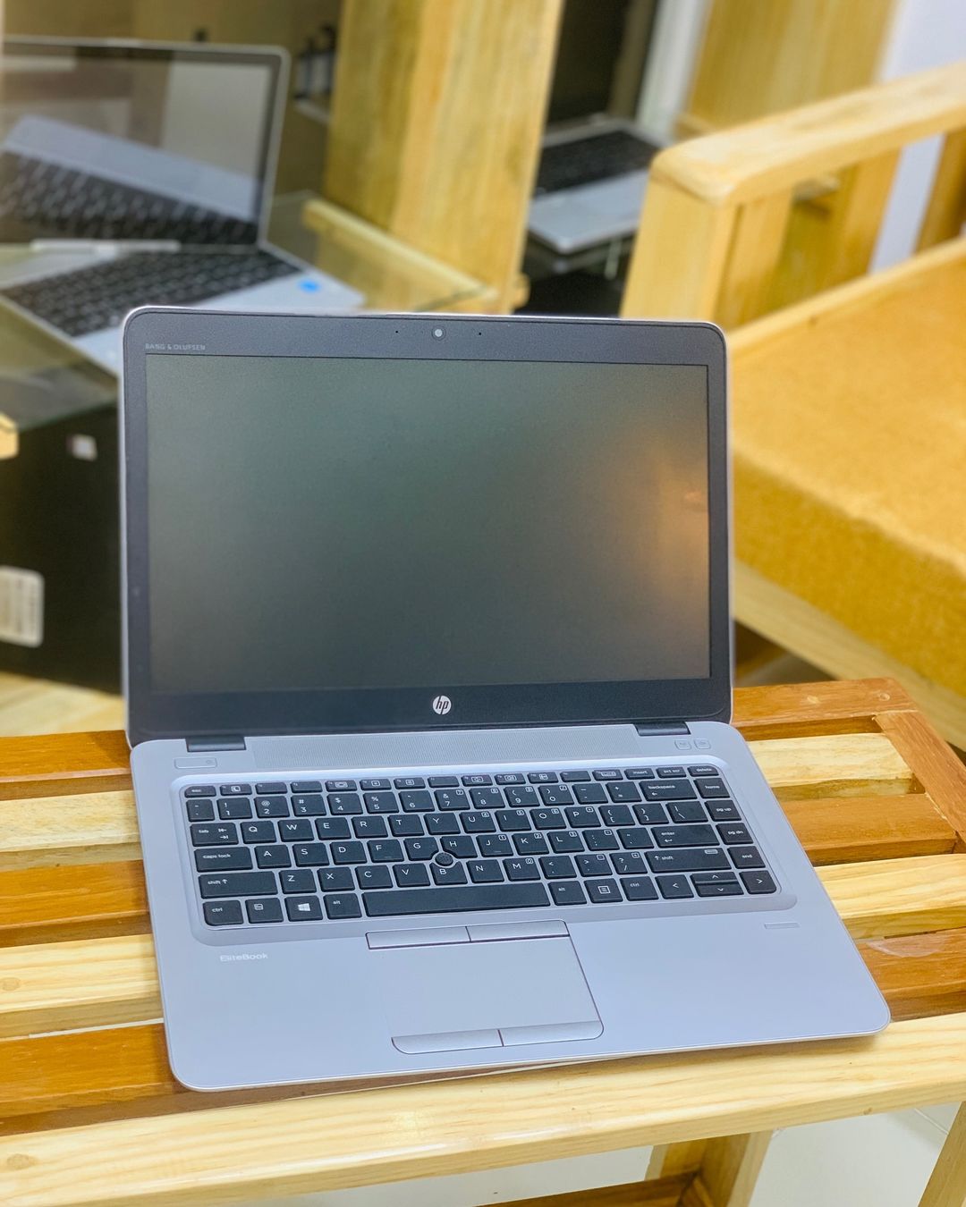 Takeer - HP elitebook Mt42
AMD processor AMD A8
With 10 computer Cores 
Processor speed 1.6GHz

Memory  Ram 4gb
Storage  Hdd 500gb
Used laptop Frome Dubai 
...