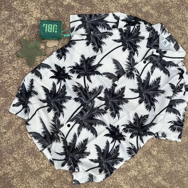 Takeer - NEWSTOCK  BAHAMA SHIRT
PRICE  18,000
FREE SIZE ✅️
CALL 
