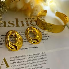 Takeer - EARRINGS 10000
BANGLES 15000
Calls/WhatsApp 