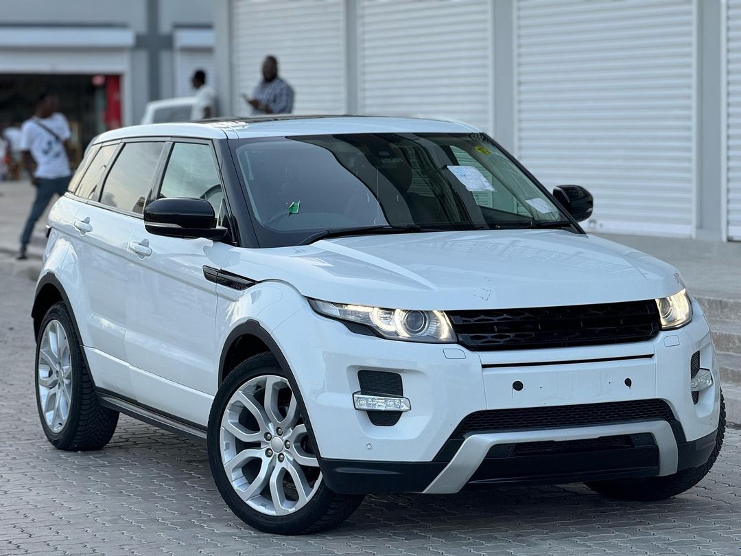 Takeer - •SOLD❌Bei/Price 59M🔥
•Contact •Make : Range Rover 
•Model : EVOQUE
•Class : Rdaynamic
•Fuel : Diesel 
•Cc :  2,000
•Klm : 57,000
•Vation: 2013
•Fr...