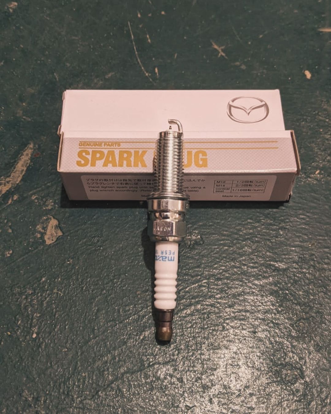 Takeer - SPARK PLUG MAZDA 
BOSCH