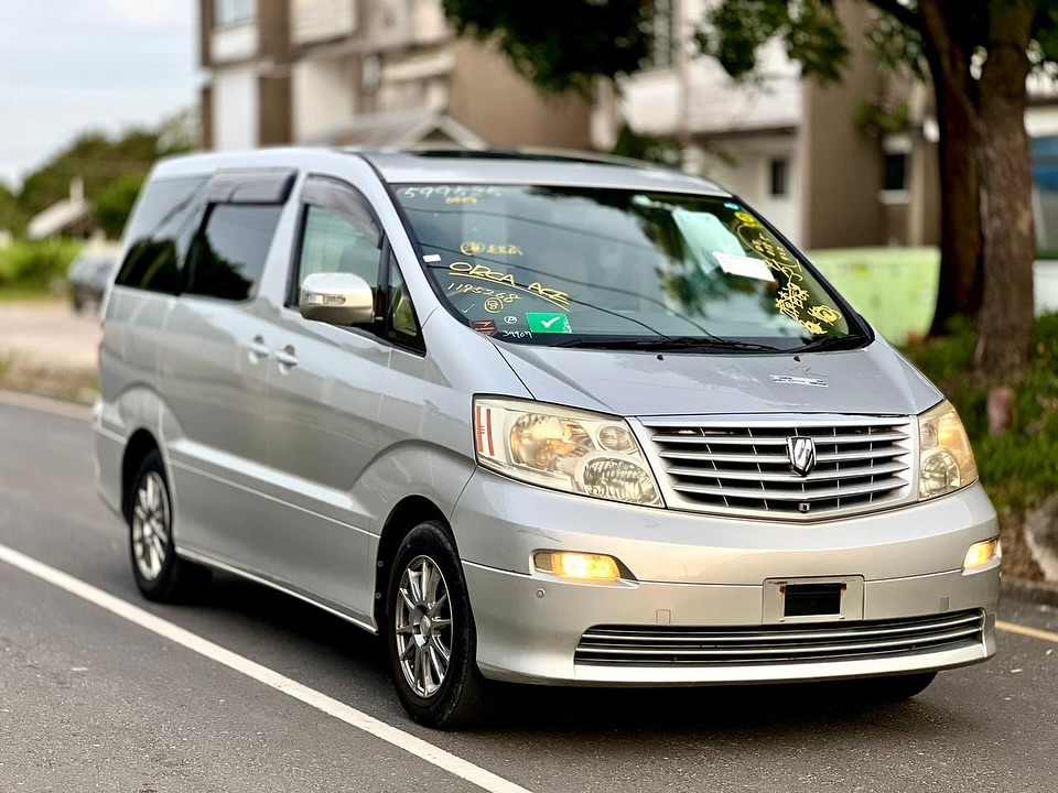 Takeer - •Bei/Price 23.5M🔥
•Contact •Toyota Alphard V
•Cc 2360
•Year 2004
•Mileage 58000
•Automatic
•Color Silver
•Double Sunroof✅
•Sport Rims
•Side Mirror...