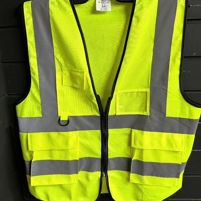 Takeer - NEW ARRIVALS 🔥🔥🔥

EXECUTIVE REFLECTIVE VEST

MATERIAL 
📌100% Polyester 

WEIGHT 
📌120gsm

COLOR 
📌Yellow & Orange

FEATURES 
📌ID Pocket 
📌Z...