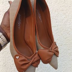 Takeer - * SOLD 
* Size: 37
* Price: 35,000/=
* Location: Tabata Segerea 
* Call/text/WhatsApp: 