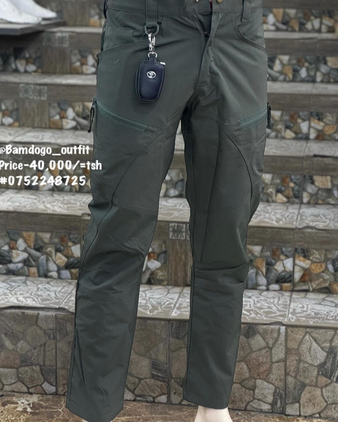 Takeer - New cargo pant
Size:29—30–&—36
Bei-40,000/=tsh
#𝙬𝙝𝙖𝙩𝙨𝙖𝙥𝙥 
#𝙘𝙖𝙡𝙡