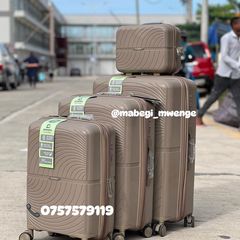 Takeer - ‼️New Arrival Mpya Kalii  Alafu Kwa bei  Ya offer ‼️✅
Full set 280,000 zote pamoja na pochi yake
‼️Large size 155000
‼️Medium size 140,000
‼️Small ...