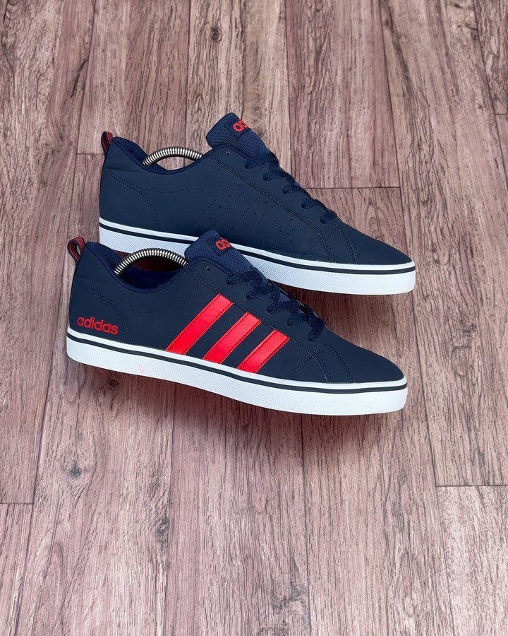 Takeer - Size 43 uk9  available  
Dm/call/text: