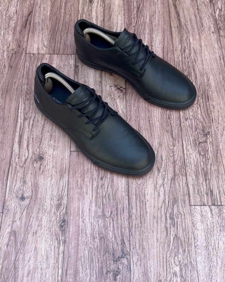 Takeer - Size 42 uk8  pure genuine leather available  
Dm/call/text: