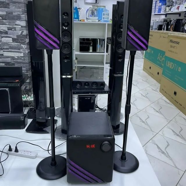 Takeer - Offers Offers mr UK SUBWOOFER T23
2years Warranty 

Fm Radio 
Usb Port 
Bluetooth 
Aux&Optical 

Bei = 270,000/=
Free Home Delivery 
Call&WhatsApp 