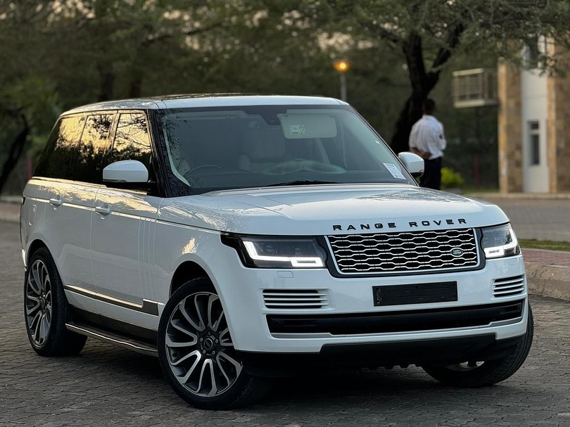 Takeer - •Bei/Price 163M🔥
•Contact •Range Rover Vogue 🔥
•Year: 2015 upgrade to 2020🔥
•Cc: 3.0
•Low Mileage 
•Fuel: Diesel
•Color: White
•Leather seats
•P...