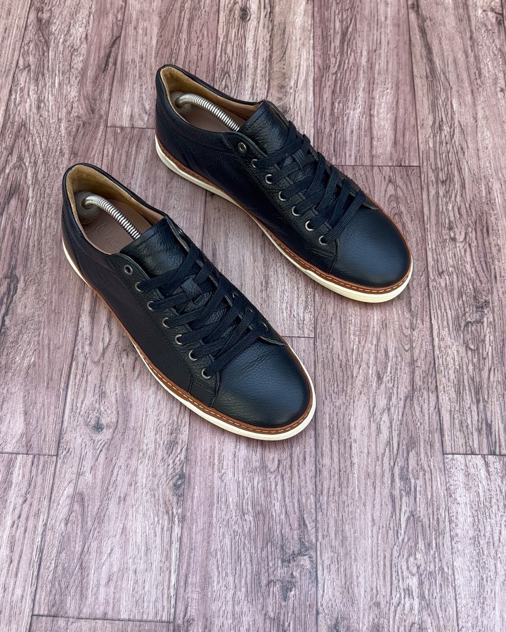 Takeer - Size 44uk10 pure genuine leather available  
Dm/call/text: