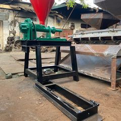 Takeer - MASHINE YA KUTOA MKAA MBADALA.
( CHARCOAL EXTRUDER MACHINE )

UWEZO: 300-500kg/ SAA
NGUVU YA MOTA: 10HP
BEI: 2M

          ı             