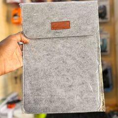 Takeer - Slim laptop bag zipo dukan 25,000/=