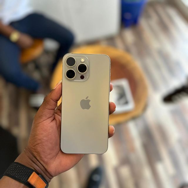 Takeer - *iPhone 15 Pro Max 256GB*
*Battery Health 98% C/C 161*
*Face id and true tone✅*
*Price: 3,050,000tsh*

Tupigie simu 