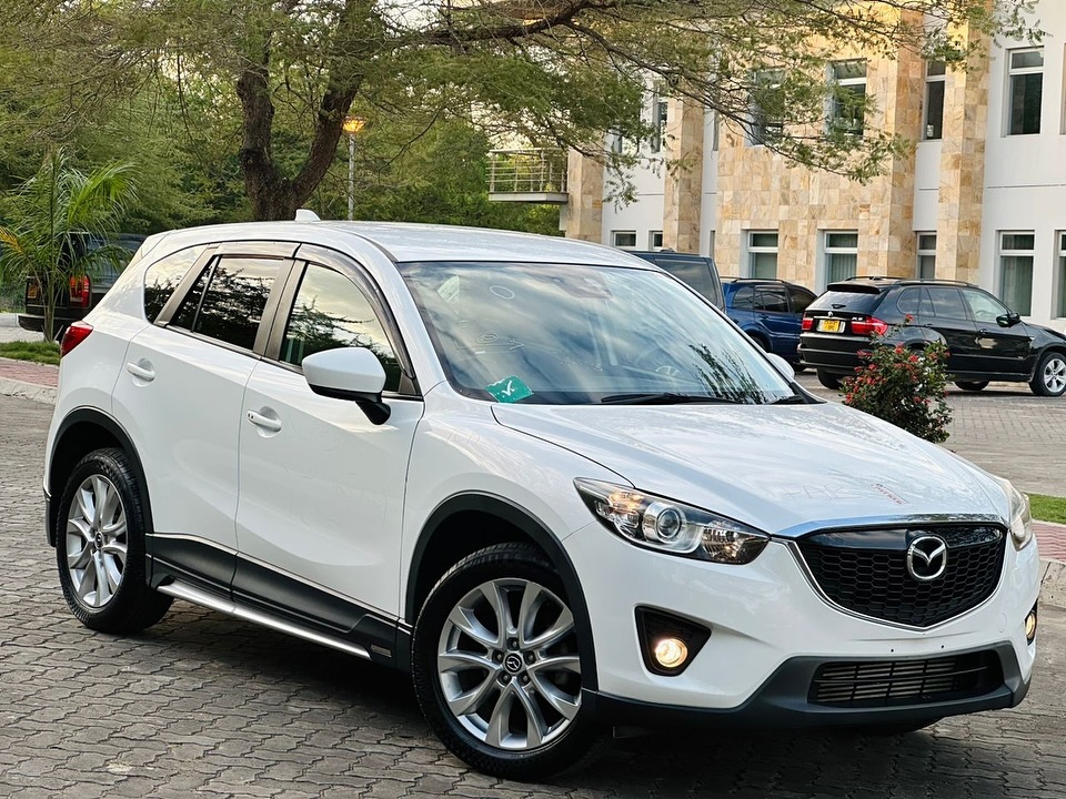 Takeer - •Bei/Price 32.9M🔥
•Contact •Mazda CX-5
•Year 2014/15
•cc 2180
•Fuel Diesel
•km 43,000🔥
•Colour Pearl White
•Full option stelling 
•Leather seats
...