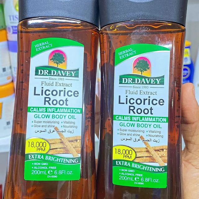 Takeer - LICORICE ROOT GLOW BODY OIL 
👨‍🦯Haya ni mafuta  ambayo yako na natural licorice root Extract..
(kwa kiswahili hujulikana kama alkasusi) Mzizi huu...