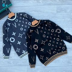 Takeer - ■Unsex Sweta kali
■Bei  Tshs 25,000/=
■ Free Size
■via me whatsap ■Dukani kwetu  JR OUTFITS
📍Location kariakoo MTAA WA MCHIKICHI NA MANYEMA KWENYE...