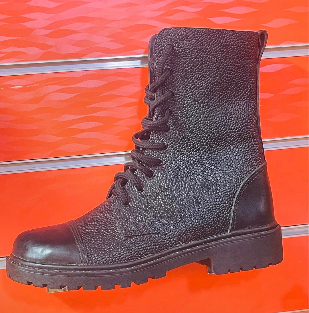 Takeer - 💥💥 NEW ARRIVALS SAFETY BOOT 🚸⛑️🚨
___________________________
📌Coll us whtsApp :☎️
___________________________