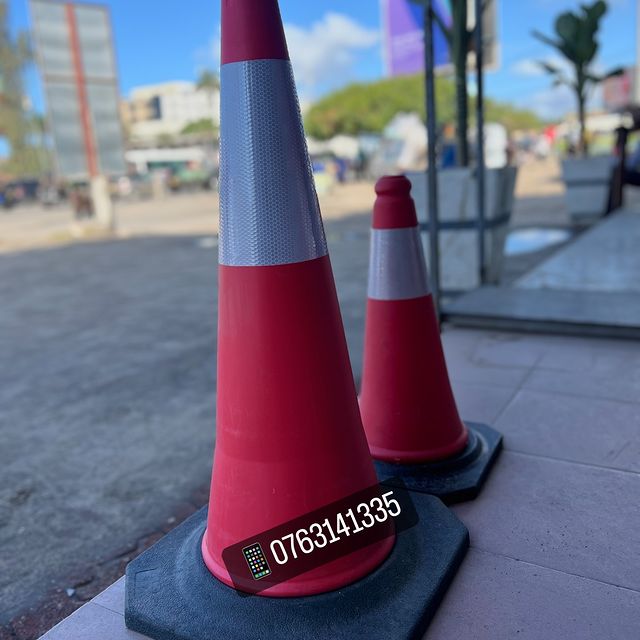 Takeer - .
📌Safety cone
.
📌Available size 
-50cm———18,000
-75cm———25,000
-100cm——-30,000
.
📌For safety purposes 
.
📌📱.
📍location Kamata house Gerezani...