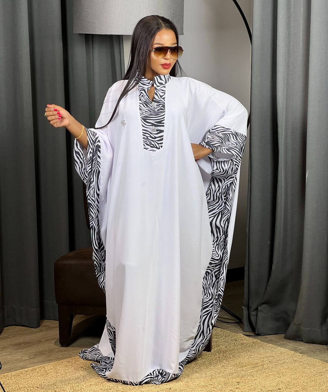 Takeer - Zebra Kaftan🔥(Rangi zipo 4. White,Green,Black,Orange)🔥

Tshs. 45,000

Size: Free size

JUMLA NA REJAREJA

Call/ Whatsapp- 
Tunapatikana kariakoo,...