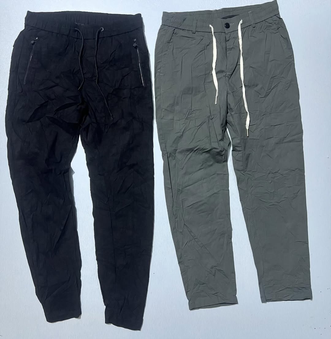 Takeer - Trousers🔥🔥 👉Size :32
 
◽️Price : Tshs 35,000 

◽️📲/Whatsapp  

◽️📍📍Location: Mlimani City Nearby Kakobe church.