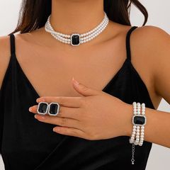 Takeer - Hellow Dears 
Tumewaletea Newstock ya Sets za Cheni na Heren zenye pearls na stones imefika dukan katika designs na rangi nyingi tofaut tofaut,Mate...