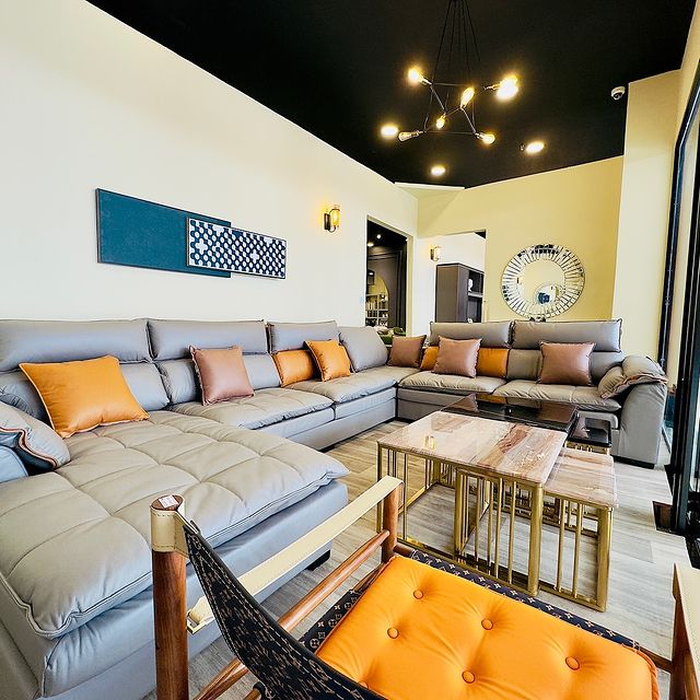 Takeer - Gather the whole crew for movie night on this oversized, ultra-comfy sofa! Perfect for entertaining guests and cozy family moments. 🍿🎥 

Price : ...