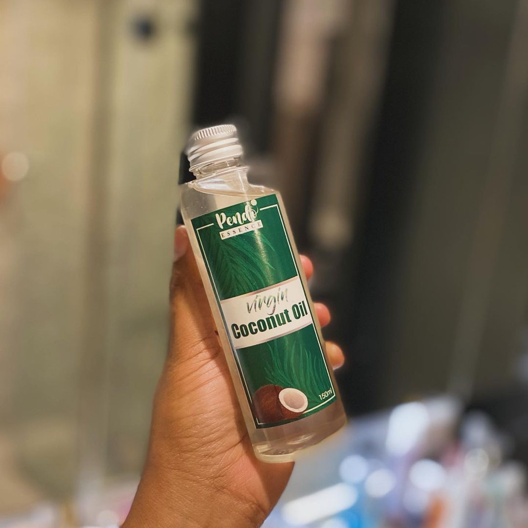 Takeer - PENDO ESSENCE VIRGIN COCONUT OIL 
Hatuna Mbambamba,,,Haya mafuta ni Cold/Virgin Coconut oil,,Hayajapita kwenye moto,,,

👌Tumezingatia Ubora na uhi...