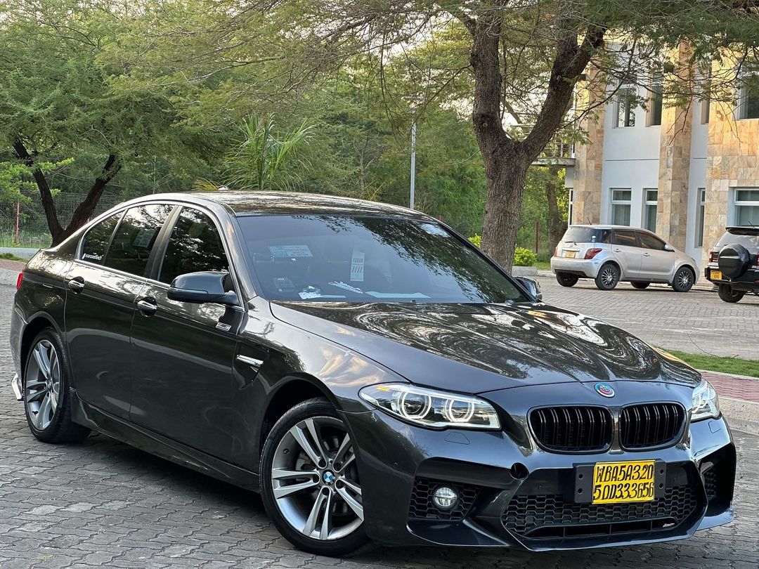 Takeer - •OFFER🔥Bei/Price 41.5M🔥
•Contact •BMW 5 Series M-SPORT(EHF)
•Year 2016🔥
•Cc 1990 Petrol
•Colour Dark Grey
•km 53,000
•Twin Power Turbo engine🔥
...