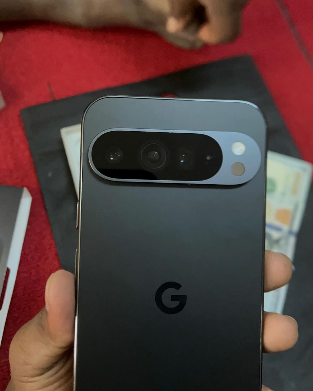 Takeer - Google pixel 9 pro XL 
Obsidian 

What a beauty 😊