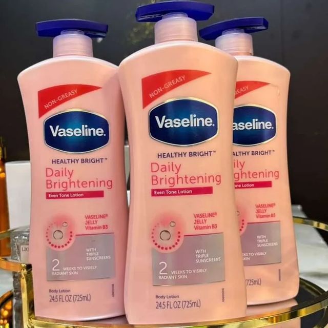 Takeer - VASELINE DAILY BRIGHTENING 
👩‍🦯Inangarisha ngozi nakukupautelezi
👩‍🦯Inafifiza madoa na mabaka
👩‍🦯Inafaa kwa ngozi aina zote (combination skin...