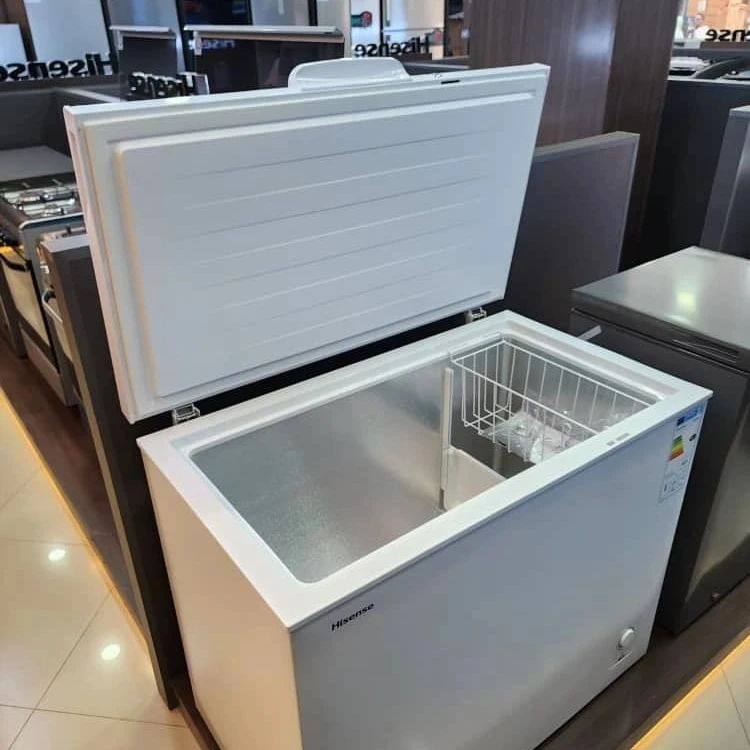 Takeer - Offers Offers 
HISENSE CHEST FREEZER ALL SIZE
4 Years Warranty

550L bei 1,550,000
420L bei 1,250,000
300L bei 900,000
250L bei 800,000
200L bei 65...