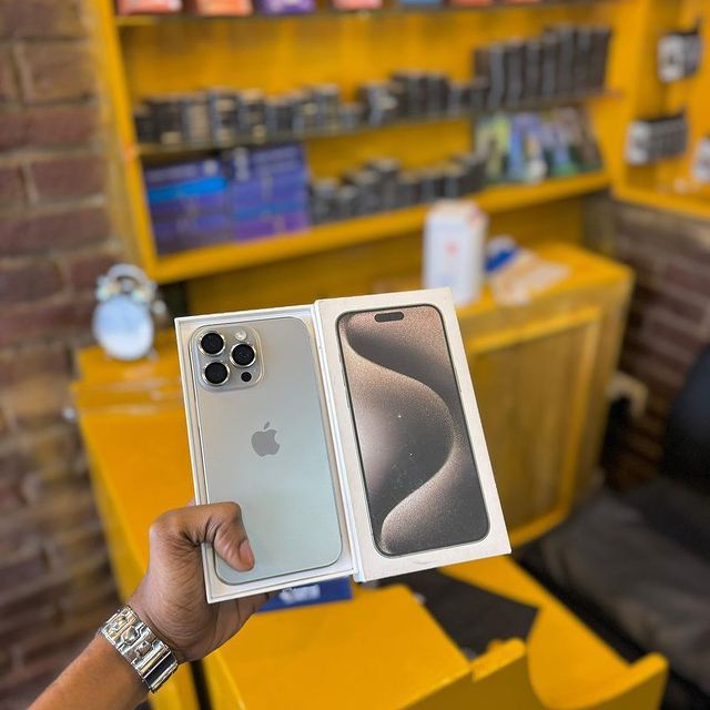 Takeer -  Iphone 15 pro max
256gb 
🔋93%
Tt✅
Face✅
Clean mno
2,800,000/-

Tupo China Plaza kariakoo Jengo la China Plaza Duka 112 Floor ya 1

Tupigie simu 
 