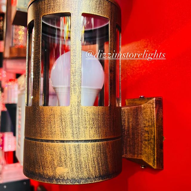 Takeer - WALL LIGHT CHUMA IMARA ✊🏿

Ni  muonekano Mpya Wa Taa Hii Ambayo Unaweza Kufunga  Ukutani Outdoors &Indoors Kama Garden, Pathways,
 Ni Taa Ambayo I...