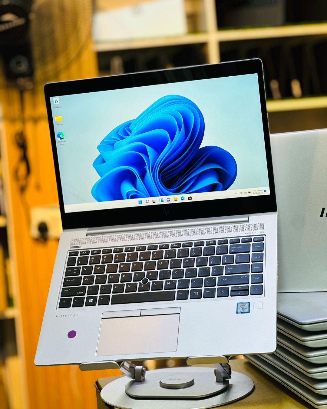 Takeer - HP ELITEBOOK 840 G5
TOUCH SCREEN ✅

Price 850,000/=

Model and specifications 👇

brand : Hp
model : Hp Elitebook 840 G5

processor : core i5
gener...